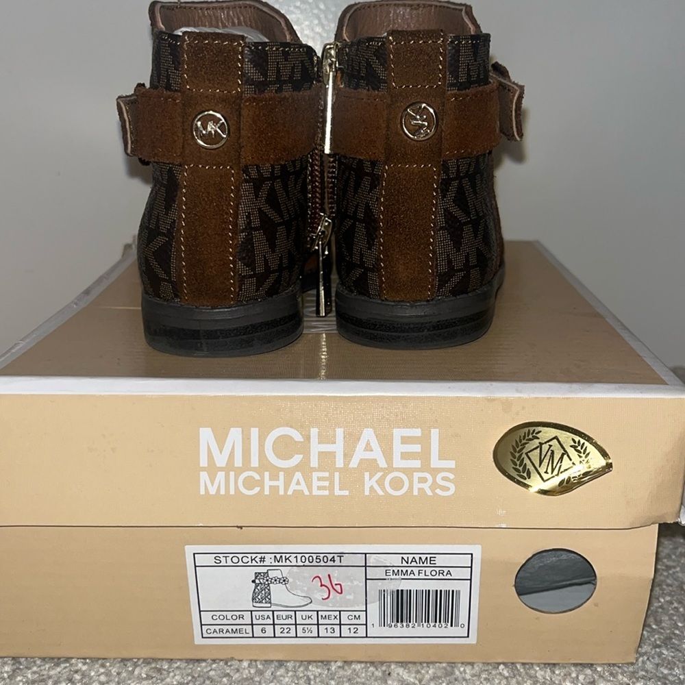 Michael Kors toddler girls brown monogram booties size 6t